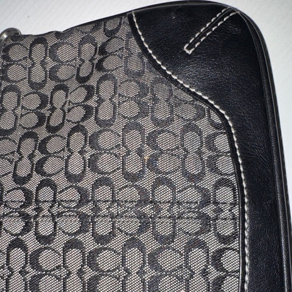 Coach wristlet - Picture 7 of 9
